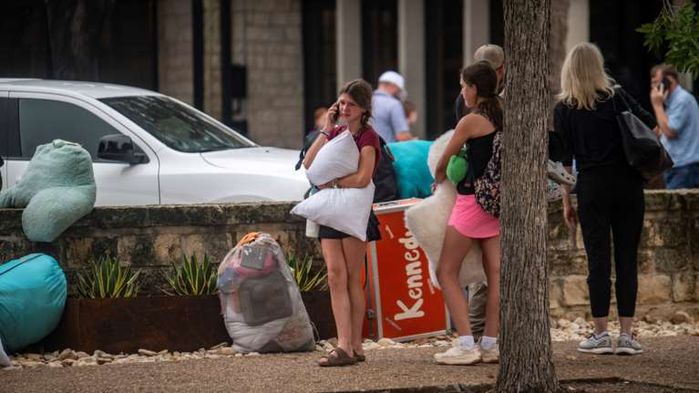 Τραγωδία στο Τέξας: Εικόνες αποκάλυψης από τις πλημμύρες  - Στους 52 οι νεκροί - Αγνοούνται 27 παιδιά - Μάχη με τον χρόνο δίνουν οι διασώστες