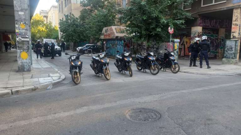 Μεγάλη αστυνομική επιχείρηση για εκκένωση κατάληψης στα Εξάρχεια - 7 προσαγωγές