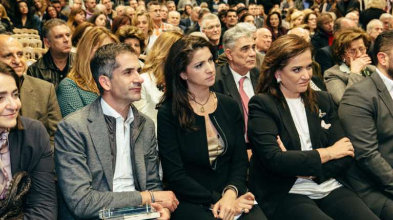 Παγκόσμια ημέρα κατά του καρκίνου - Συγκινεί ο Κώστας Μπακογιάννης: &quot;Η μάνα μας είναι ένας απίστευτα δυνατός άνθρωπος&quot;