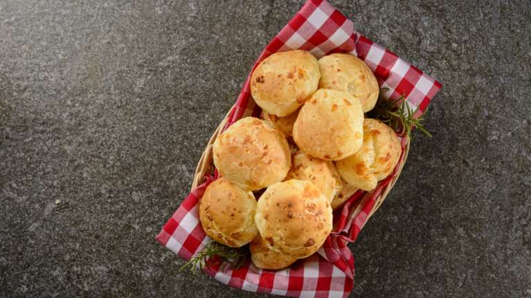 Υπέροχα τυροψωμάκια στιγμής σε μπουκίτσες: Σούπερ νόστιμο σνακ έτοιμο σε 15 λεπτά