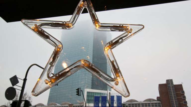 Αισιόδοξες προβλέψεις ΕΚΤ: &quot;Πολύ ισχυρή&quot; η αύξηση των μισθών στην ευρωζώνη μέσα στη χρονιά