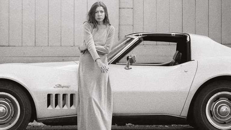 Πέθανε η σπουδαία Αμερικανίδα συγγραφέας και δημοσιογράφος Τζόαν Ντίντιον