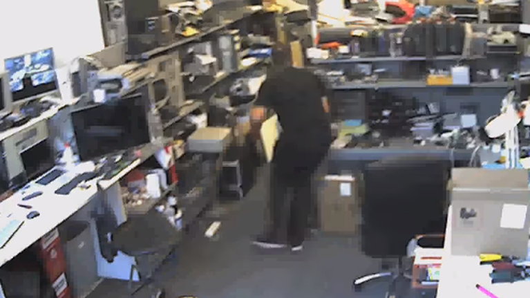 Σεισμός στην Κρήτη: Η στιγμή που χτυπά ο Εγκέλαδος - Πολίτες βγαίνουν έντρομοι στους δρόμους [βίντεο]