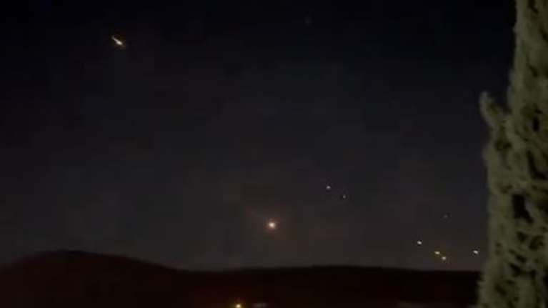 Ιορδανία: Ιρανικοί πύραυλοι αναχαιτίστηκαν στον ιορδανικό εναέριο χώρο - Ισχυρές εκρήξεις ακούγονται στην κοιλάδα του Ιορδάνη