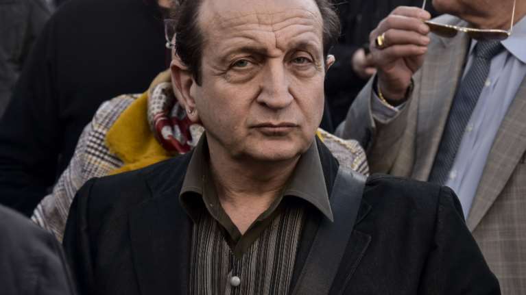 Δημόσια έκκληση του Σπύρου Μπιμπίλα να εντοπιστεί  οδηγός που εγκατέλειψε  φίλο του μετά από τροχαίο