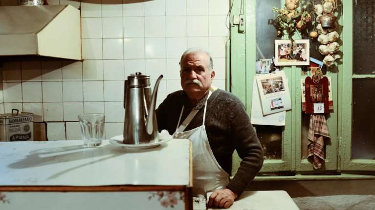 Εσύ ήξερες αυτές τις ιστορικές ταβέρνες και μαγειρεία της Αθήνας;