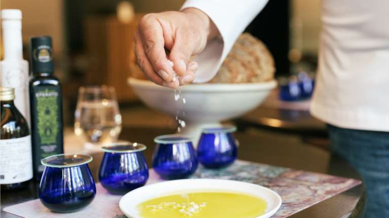 &quot;Η ελιά είναι Delacroix&quot;: Γευσιγνωσία ελαιόλαδου στο Ίδρυμα Β&amp;Ε Γουλανδρή - Μία μοναδική εμπειρία