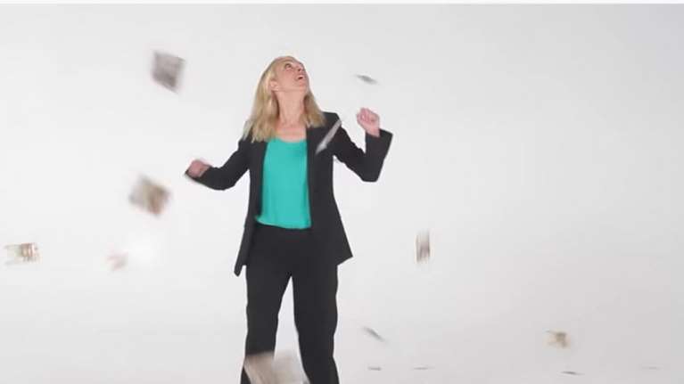 Προσπαθεί να τα μαζέψει ο ΣΥΡΙΖΑ μετά τη θύελλα για το σποτ: Δεν είχαμε πρόθεση να προσβάλλουμε τον δημοσιογραφικό κόσμο