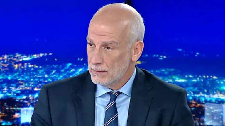 Τσακρής: Εφιαλτική πρόβλεψη για 3.000 θανάτους έως τον Φεβρουάριο - Τώρα μπαίνουμε στην πανδημία