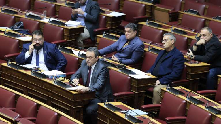 Αθώοι οι κατηγορούμενοι βουλευτές των Σπαρτιατών και ο Κασιδιάρης: &quot;Δεν αποδείχθηκε εξαπάτηση εκλογέων&quot;