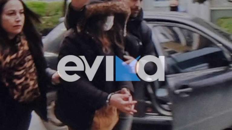 Χαλκίδα: Στον ανακριτή η 39χρονη για τη δολοφονία του 43χρονου - Πήρε και άλλον δικηγόρο [εικόνες - βίντεο]