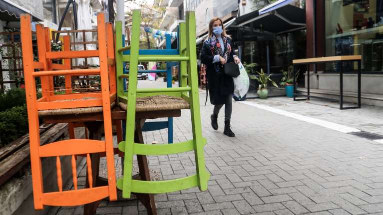 Κρήτη: Εκλεψε την τσάντα γυναίκας πρώην βουλευτή και έκρυψε τα χρήματα σε βρεφική πάνα