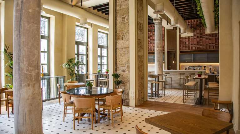 Πάμε για μπριζόλες ψαριού; Το νέο εστιατόριο στο Μοναστηράκι που θα συζητηθεί