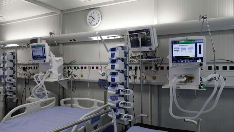 Κυβερνητικός εκπρόσωπος: Ο πρωθυπουργός δεν γνώριζε τη μελέτη Τσιόδρα - Λύτρα για τους θανάτους στις ΜΕΘ