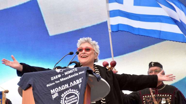 Απίστευτη ανάρτηση της Αφροδίτης Μάνου για να στηρίξει τον Μπογδάνο: Ο πληθυσμός της Ελλάδας αντικαθίσταται συστηματικά