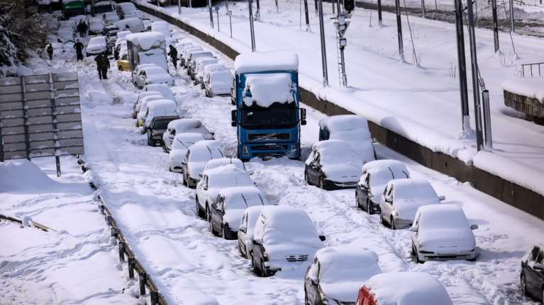 Αττική Οδός: 12.000 οι αιτήσεις των εγκλωβισμένων της &quot;Ελπίδας&quot; - Μόλις 3.500 απέδειξαν ότι ήταν όντως εκεί