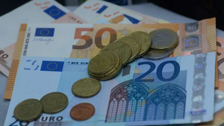 Μέχρι και 50.000 ευρώ το έπαθλο από τη φορολοταρία του Υπουργείου Οικονομικών - Μπόνους 100.000 ευρώ τα Χριστούγεννα