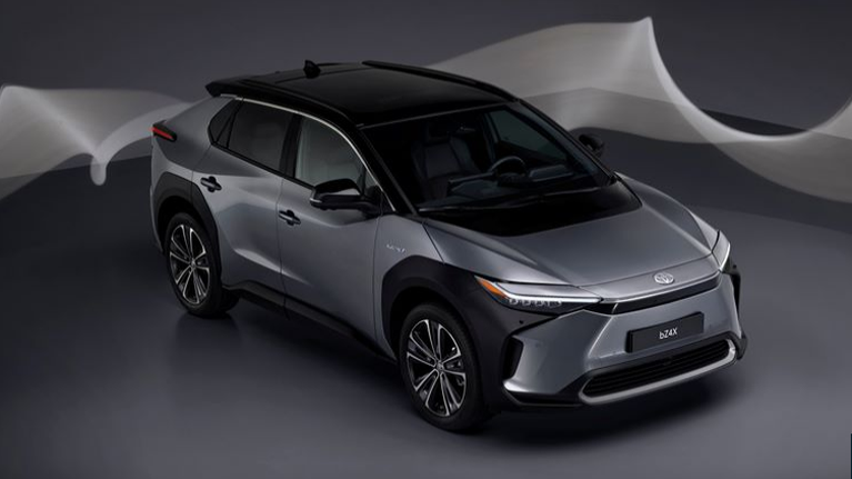 Toyota, Nissan και Honda έχουν μείνει πίσω στα EVs