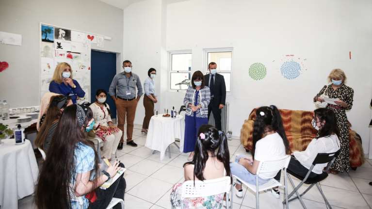 Στην παιδόπολη &quot;Αγία Βαρβάρα&quot; η Πρόεδρος της Δημοκρατίας Κατερίνα Σακελλαροπούλου