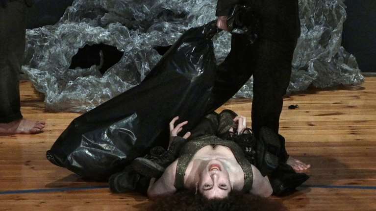 Πέντε λόγοι να ξαναδείτε την παράσταση του περσινού καλοκαιριού