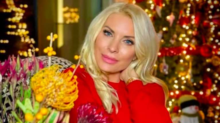 Η Ελένη Μενεγάκη καλωσορίζει το 2025 με τις πιο εντυπωσιακές φωτογραφίες από το σπίτι της