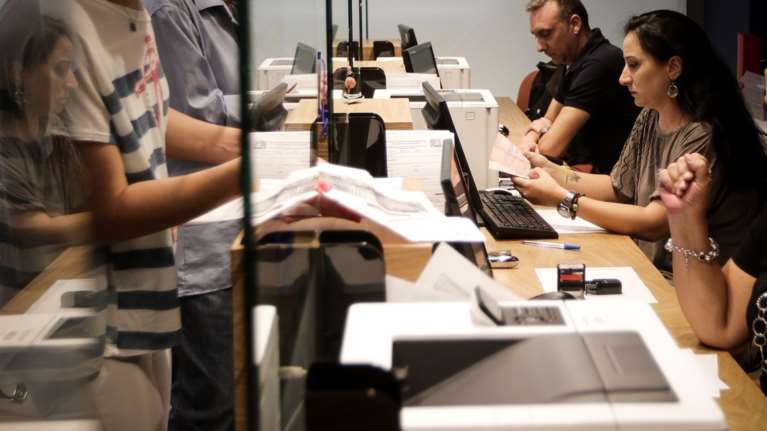 Νέα εγκύκλιος: Πώς θα δουλεύουν οι δημόσιοι υπάλληλοι λόγω κορονοϊού