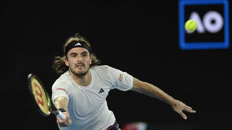 US Open: Ο Κοκκινάκης υπέταξε τον Τσιτσιπά και τον απέκλεισε από τον πρώτο γύρο