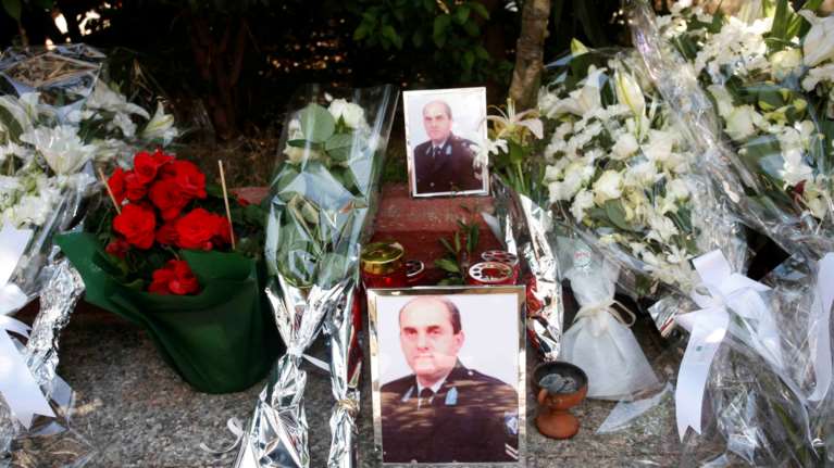 Ποιος είναι ο δολοφονημένος αστυνομικός Νεκτάριος Σάββας που τιμά ο Δήμος Αθηναίων - Σκοτώθηκε από πυρά της &quot;Σέχτας Επαναστατών&quot;