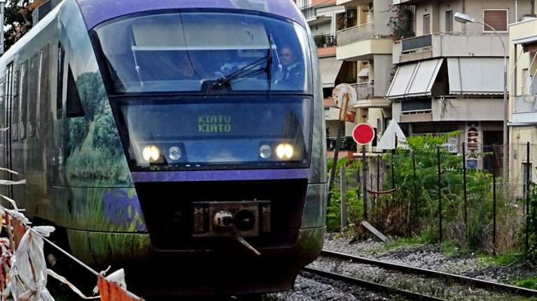 Τον Ιούνιο ξεκινά η γραμμή του Προαστιακού που θα συνδέει το Αίγιο με το Κιάτο