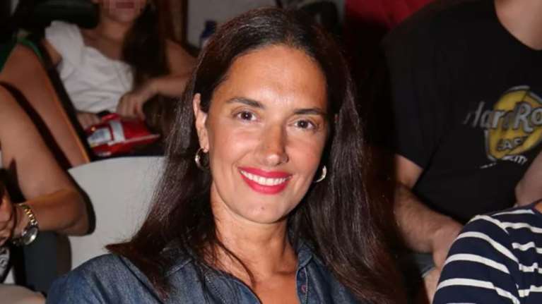 Νόνη Δούνια: Η selfie στα έδρανα της Βουλής, που αποδεικνύει ότι είναι η πιο κομψή πολιτικός