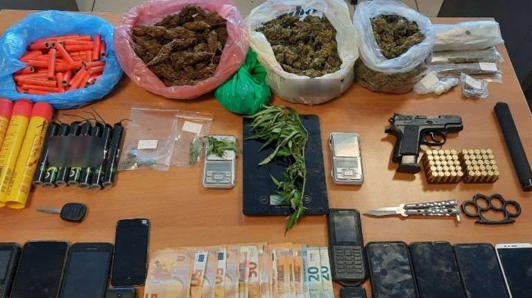 Κρήτη: Στα χέρια της ΕΛΑΣ μεγάλο κύκλωμα διακίνησης ναρκωτικών - Από τη φυλακή οι εντολές [Εικόνες]