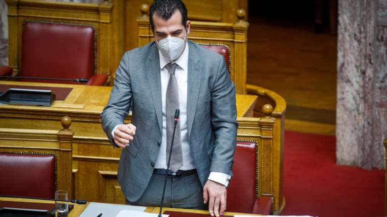 Κίνητρο εμβολιασμού για τους άνω των 60, με μη πληρωμή προστίμου, προανήγγειλε ο Πλεύρης