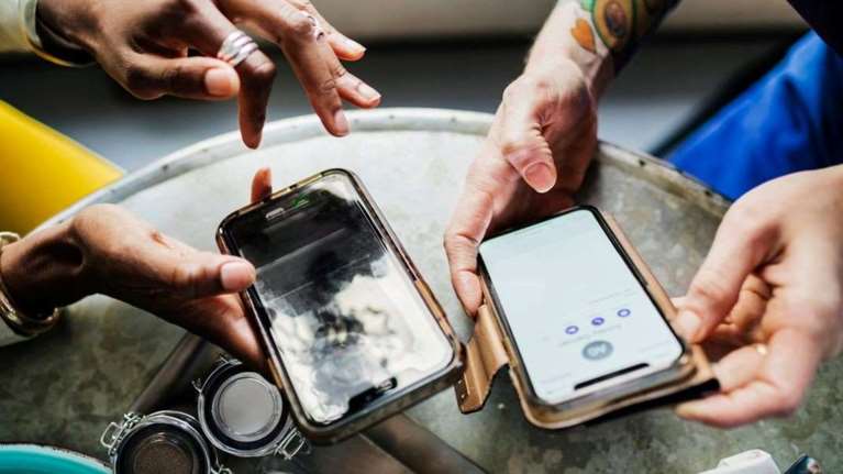 Gov.gr Wallet: Περισσότερα από 1.148.000 ψηφιακά αντίγραφα ταυτοτήτων και διπλωμάτων οδήγησης