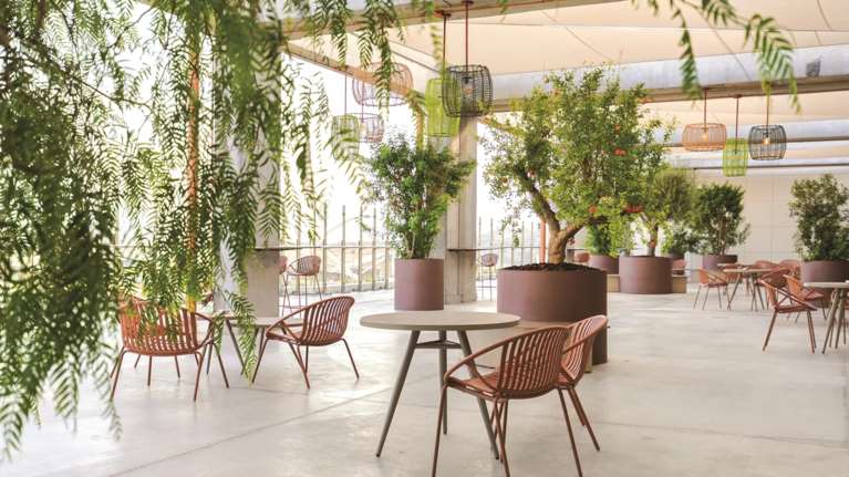 Urban Roof Garden @ The Mall Athens: Πανοραμική θέα και industrial αισθητική σε έναν all day προορισμό