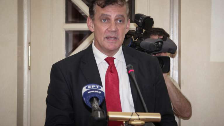 Πρύτανης ΕΚΠΑ: Πιθανόν τα μέτρα περιορισμού να μην αρθούν άμεσα για τους άνω των 65 ετών