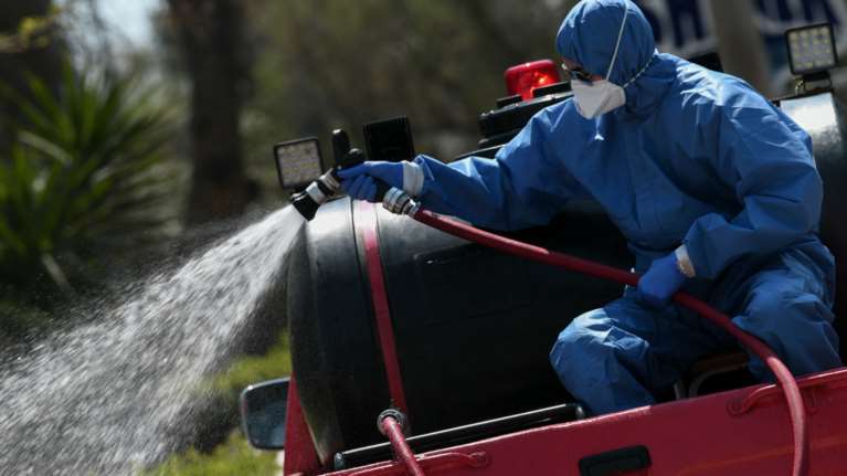 Θεσσαλονίκη: &quot;Τρέχουν και δεν φτάνουν&quot; τα συνεργεία απολύμανσης - Ποιοί είναι οι πιό συχνοί πελάτες