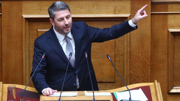 Τροπολογία.ΠΑΣΟΚ: Ελεύθερες συλλογικές διαπραγματεύσεις, επέκταση μετενέργειας και προσφυγής στη διαιτησία