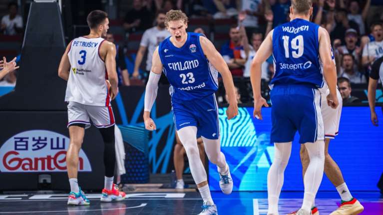 Η έκπληξη του EuroBasket 2025 είναι γεγονός-Η Φινλανδία πέταξε έξω τη Σερβία με έναν τρομερό Μάρκανεν