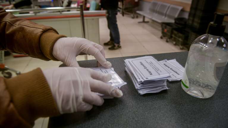 ΣΔΟΕ: Κατάσχεση αμφιβόλου ποιότητας αντισηπτικό χωρίς άδεια