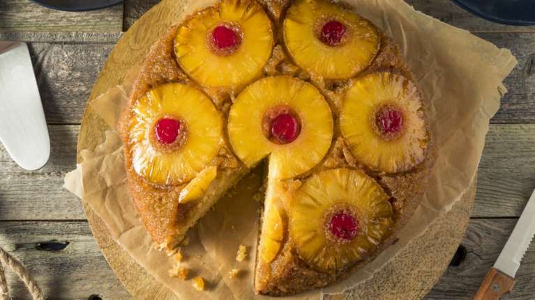 Καλοκαιρινό κέικ ανανά με 3 μόνο υλικά - Αφράτο, χωρίς αυγά και βούτυρο