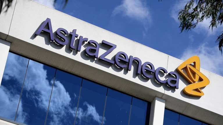 Ερευνα Αμερικανών για το εμβόλιο AstraZeneca: Με ανεπαρκή και παρωχημένα στοιχεία οι κλινικές μελέτες