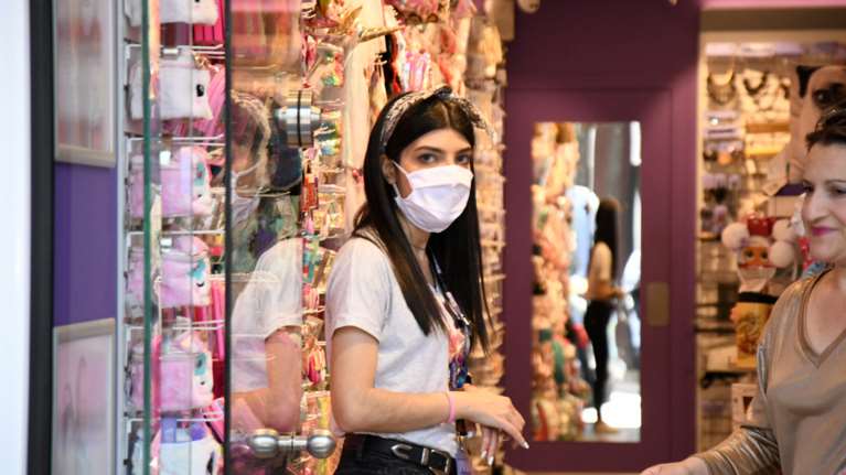 Η πανδημία θα αλλάξει τον κόσμο; Τι δείχνει το παρελθόν - Τι λένε έλληνες καθηγητές