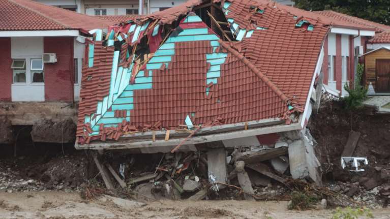 Αποκλεισμένα έξι χωριά στο δήμο Μουζακίου - Τεράστια  η καταστροφή από τον Ιανό