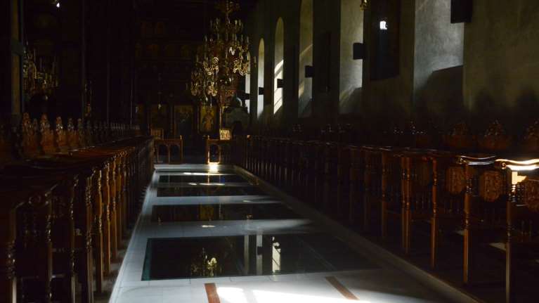 Η Αρχιεπισκοπή Αμερικής δείχνει τον δρόμο: Κλείνουν οι εκκλησίες - &quot;Πράξη αγάπης η κατ&#39; οίκον λατρεία&quot;