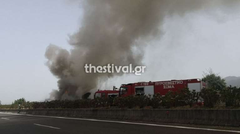 Θεσσαλονίκη: Κλειστή η Εγνατία Οδός μετά από φωτιά σε βυτιοφόρο