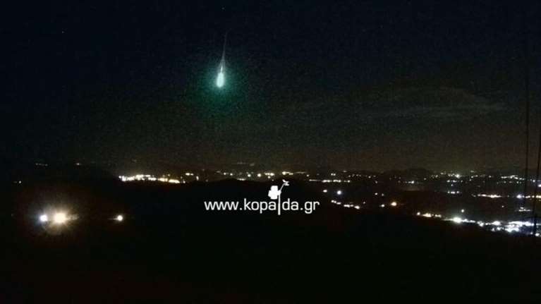 Ο Θοδωρής Κολυδάς εξηγεί γιατί δεν ήταν μετεωρίτης η λάμψη που φώτισε τον ελληνικό ουρανό [βίντεο]