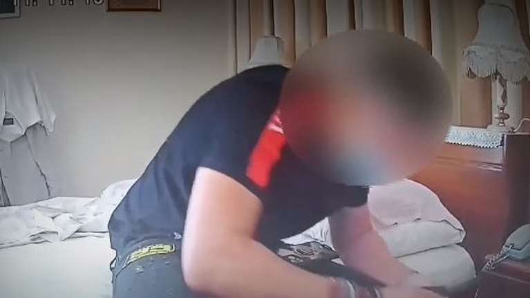 Χαλάνδρι: Πώς συμμορία εξαπατούσε και έκλεβε ηλικιωμένους παριστάνοντας υπαλλήλους δημόσιας υπηρεσίας [Βίντεο]