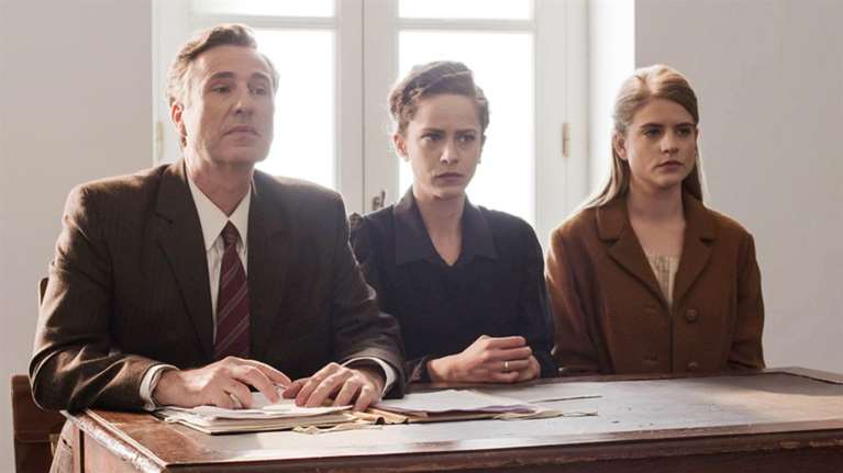 &quot;Άγριες Μέλισσες&quot;: Καθηλώνουν τα νέα επεισόδια με φονικά μυστικά, σοκ και &quot;μάχες&quot; που προκαλούν διχασμούς