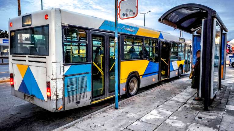 Ζωγράφου: Οι Αρχές αναζητούν ακόμα τον οδηγό ΙΧ που ξυλοκόπησε άγρια οδηγό λεωφορείου [βίντεο]