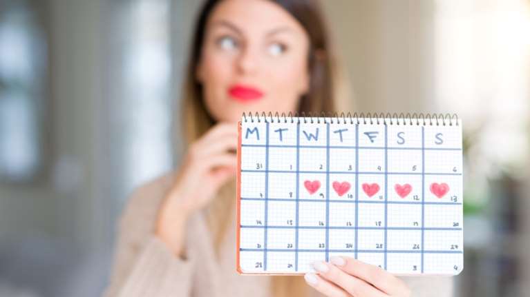 Διαταραχές περιόδου: Τα αίτια, η αντιμετώπιση και πώς επηρεάζουν τη σύλληψη
